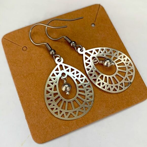 🤍Hypoallergenic Earrings Lightweight Silver Dangle - Picture 3 of 3